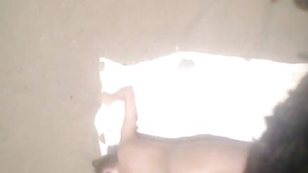 Hd büyük bir horoz ayaklarını xnxx azeri seksleri kullanır